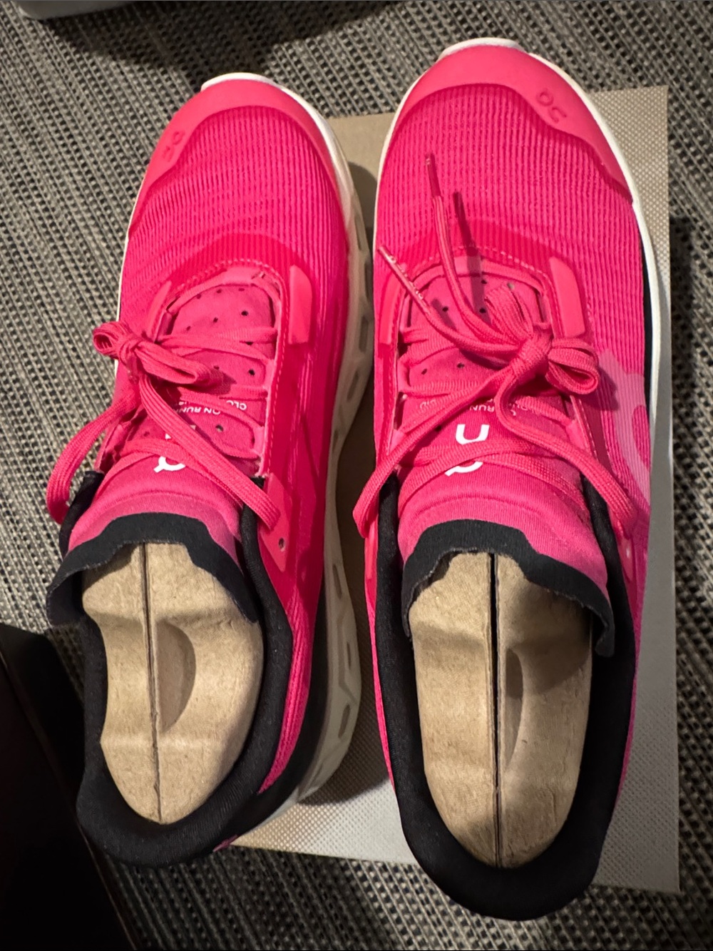 On Cloud-monster Void NWT Pink | Ivory limited edition cushioned iconic sneaker - Picture 9 of 13